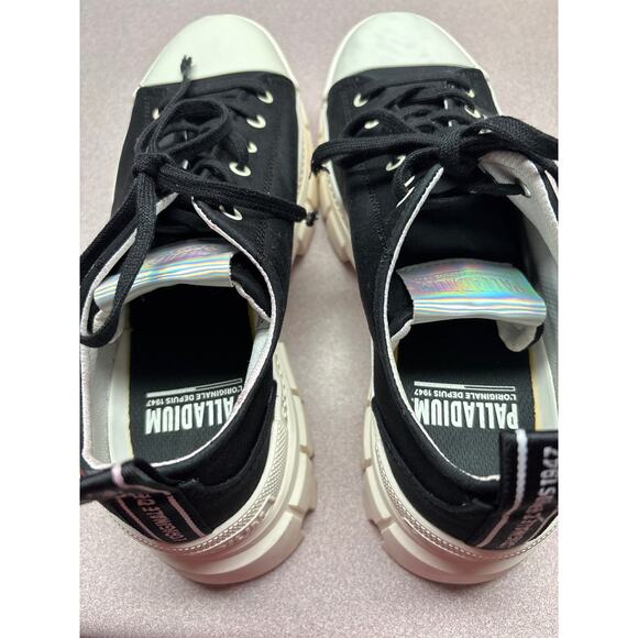 Palladium Black and Marshmallow Revolt Lo Tx Size 10 - Picture 10 of 11